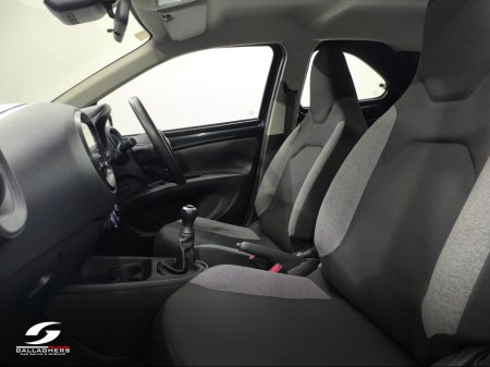 2022 Toyota Aygo (222) AYGO X PULSE 1.0 PETROL €13,995 thumbnail