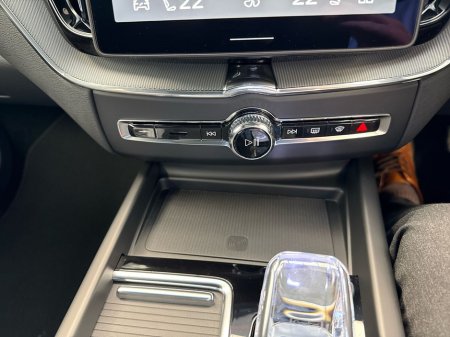 2026 Volvo XC60 - thumbnail 17