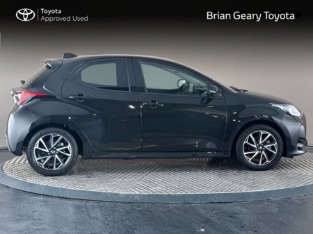 2023 Toyota Yaris Hybrid LunaSport €24,950 thumbnail