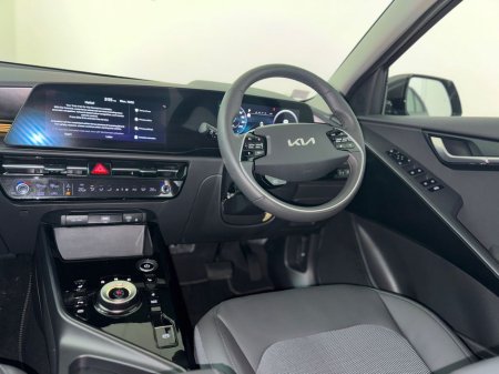 2023 Kia Niro - thumbnail 8