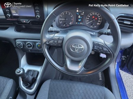 2023 Toyota Yaris - thumbnail 9