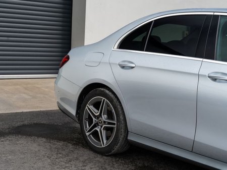 2021 Mercedes-Benz E Class - thumbnail 4