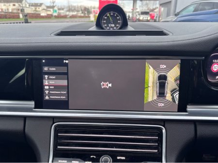 2017 Porsche Panamera - thumbnail 9