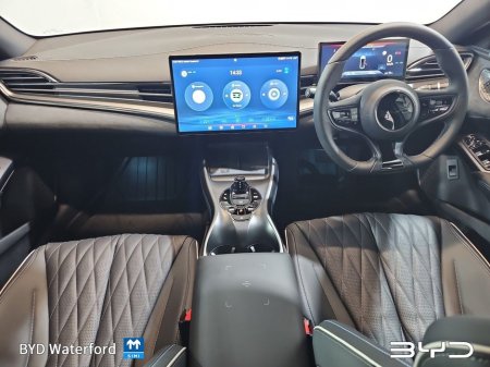 2025 BYD Seal *Demo Sale NOW ON* - Excellence 530HP up to 520km Range 82.5kWh - Adaptive Cruise Control, Head Up Display, 15.6 Electric Rotary Touchscreen, Crystal Gearshift Lever, Electric Tailgate, Heated & Venti €52,495