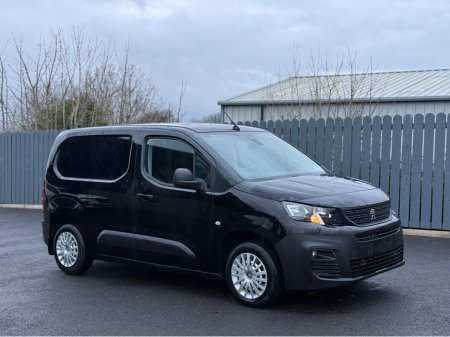 2024 Peugeot Partner 2024 Peugeot Partner PRO PLUS 1.5 HDI 100BHP €23,995 thumbnail