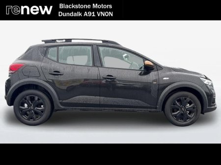 2026 Dacia Sandero Stepway STEPWAY Extreme TCe 110 E06X €25,590 thumbnail