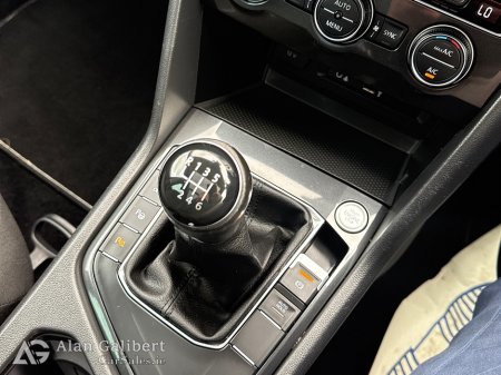 2017 Volkswagen Tiguan - thumbnail 15