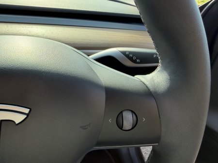 2023 Tesla Model Y - thumbnail 23