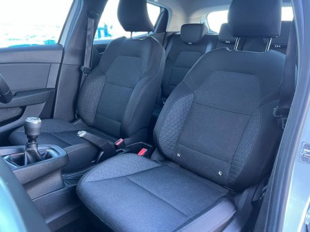 2020 Renault Clio DYNAMIQUE 1.0 TCE // NEW 2 YEAR NCT // AIR CONDITIONING // 16" ALLOYS €11,950 thumbnail