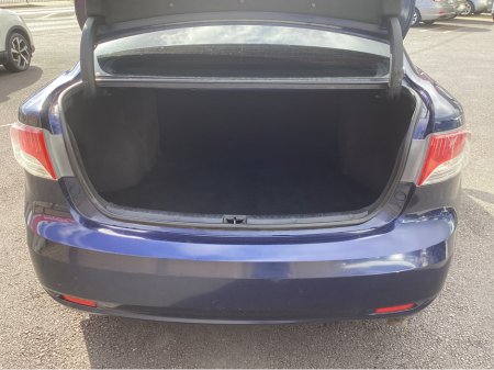 2010 Toyota Avensis - thumbnail 16