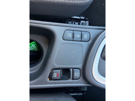 2023 Toyota Yaris - thumbnail 24