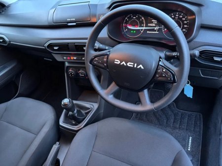 2024 Dacia Sandero TCe 90 Essential €15,500 thumbnail