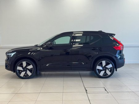 2023 Volvo XC40 - thumbnail 4