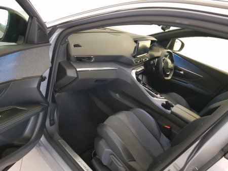 2023 Peugeot 3008 - thumbnail 5