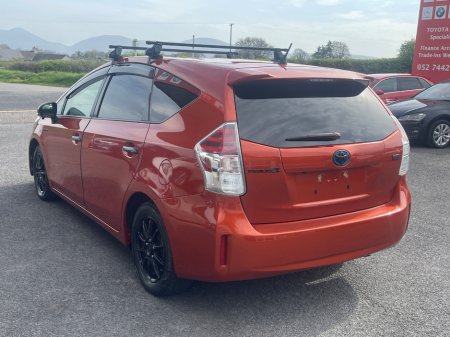 2014 Toyota Prius Alpha - thumbnail 5