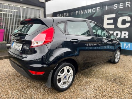 2013 Ford Fiesta - thumbnail 6