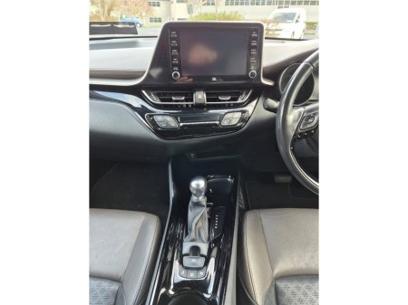 2021 Toyota C-HR 1.8 HYBRID SOL €23,999 thumbnail