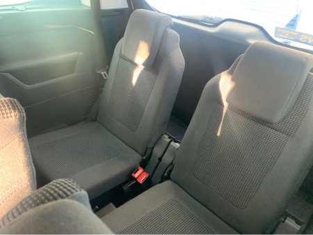 2015 Peugeot 5008 ACTIVE FAMILY 1.6 HDI 4DR €6,000 thumbnail