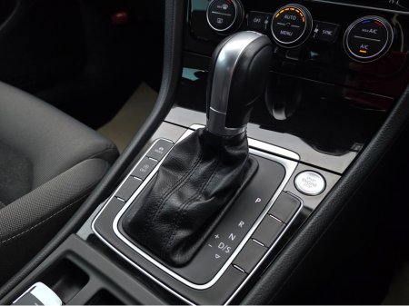 2017 Volkswagen Golf ( 172 REG )1.4 TSI HIGHLINE ALCANTARA SEATS CARPLAY ANDROID AUTO BLIND SPOT LANE ASSIST €17,950 thumbnail