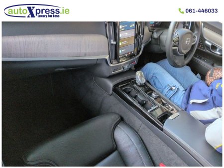 2022 Volvo V90 4WD RECHARGE PLUG-IN HYBRID T8 AWD thumbnail