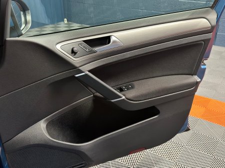 2014 Volkswagen Golf - thumbnail 40