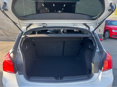 2016 BMW 1 Series - thumbnail 14