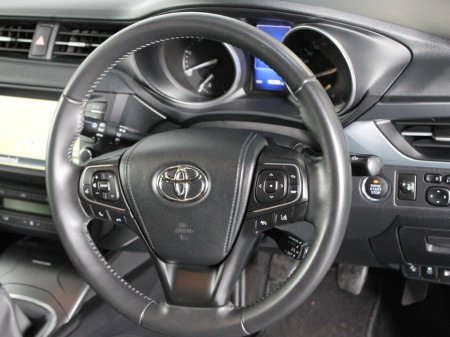 2017 Toyota Avensis 1.6D SOL Navi 4DR €10,499 thumbnail