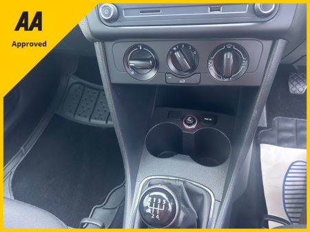 2013 Volkswagen Polo - thumbnail 23