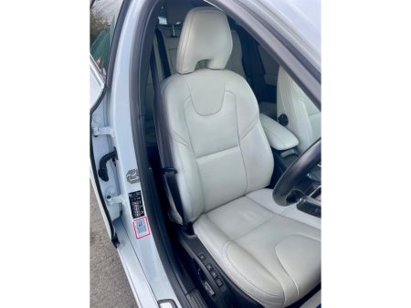 2018 Volvo V40 - thumbnail 15