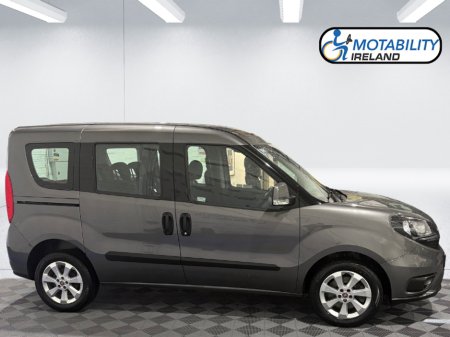 2020 Fiat Doblo Upfront Passenger Wheelchair Accessible €19,995