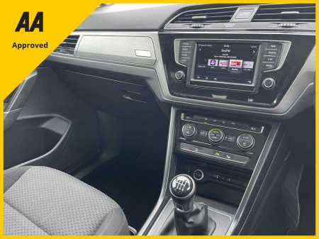 2016 Volkswagen Touran CL BLUEMOTION 1.6 TDI MANUAL 6SPEED FWD 115 €10,950 thumbnail