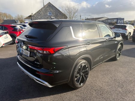 2023 Mitsubishi Outlander - thumbnail 17