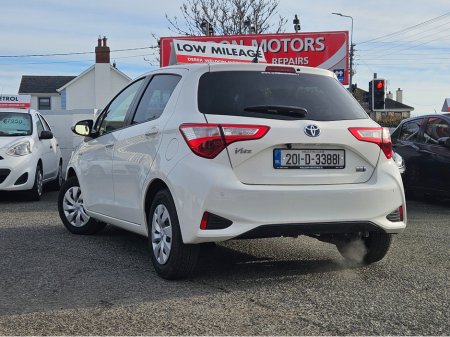 2020 Toyota Vitz - thumbnail 10