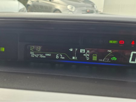 2013 Toyota Prius Alpha - thumbnail 12