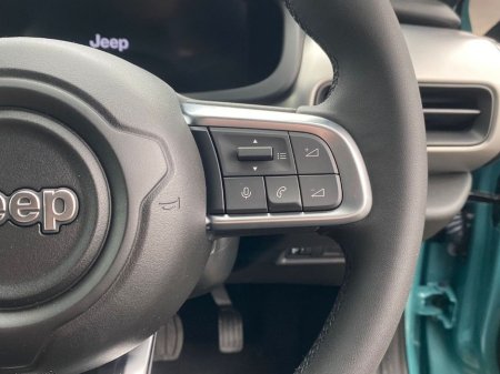 2025 Jeep Avenger - thumbnail 14