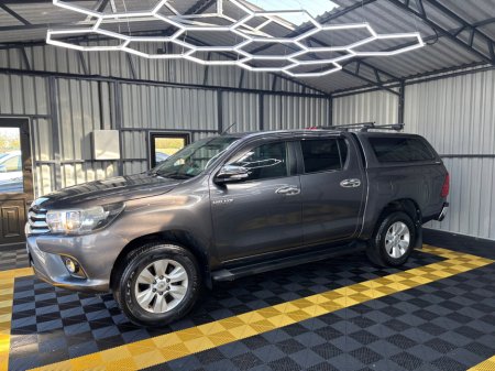 2016 Toyota Hilux - thumbnail 3