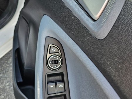 2016 Hyundai i20 - thumbnail 26