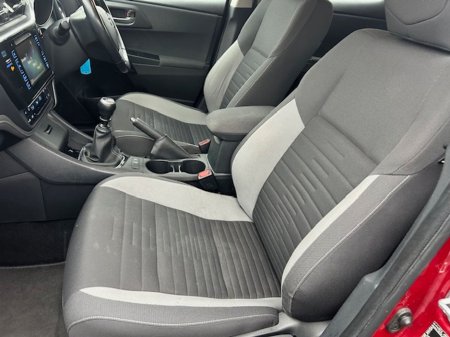 2017 Toyota Auris 1.6 D4D ICON TSS 5DR €13,995 thumbnail