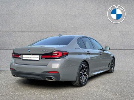 2022 BMW 5 Series - thumbnail 2