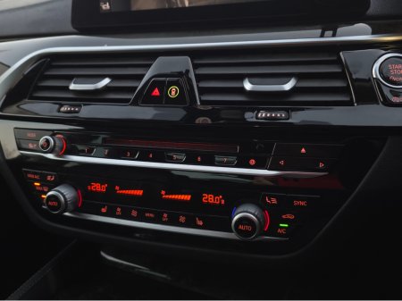 2017 BMW 5 Series ( 172 REG ) 523D LUXURY UPGRADED PACK EDITION FULL LEATHER ELECTRIC HEATED SEATS - 360 REVERCE CAMERA - PRIVACY GLASS €24,950 thumbnail