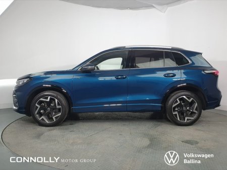 2026 Volkswagen Tiguan R-LINE thumbnail