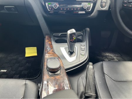 2018 BMW 3 Series - thumbnail 21