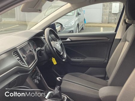 2019 Volkswagen T-Roc Design 1.6 TDi 115bhp €19,450 thumbnail