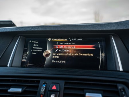 2015 BMW 5 Series - thumbnail 27