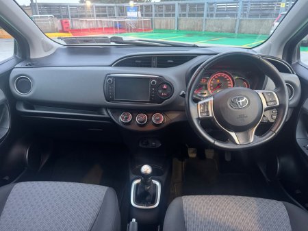 2015 Toyota Yaris 1.0 VVT-i 3Dr Luna €11,950 thumbnail