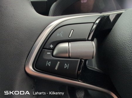 2025 Skoda Scala SELECTION 1.0TSI 115HP EX DEMO €27,950 thumbnail