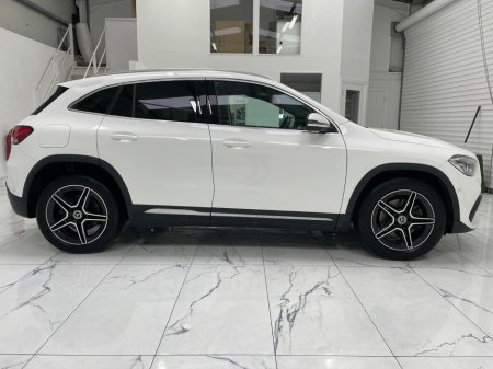 2023 Mercedes-Benz GLA Class  €32,995 thumbnail