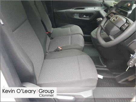 2026 Opel Combo COMBO 19 KOMF L1H1-1.5 100BHP D €20,995 thumbnail