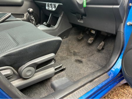 2007 Suzuki Swift - thumbnail 7