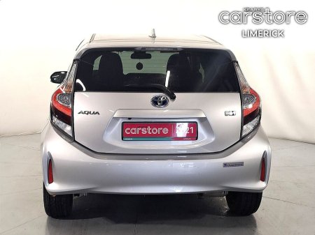 2021 Toyota Aqua 1.5 Hybrid Luxe €15,880